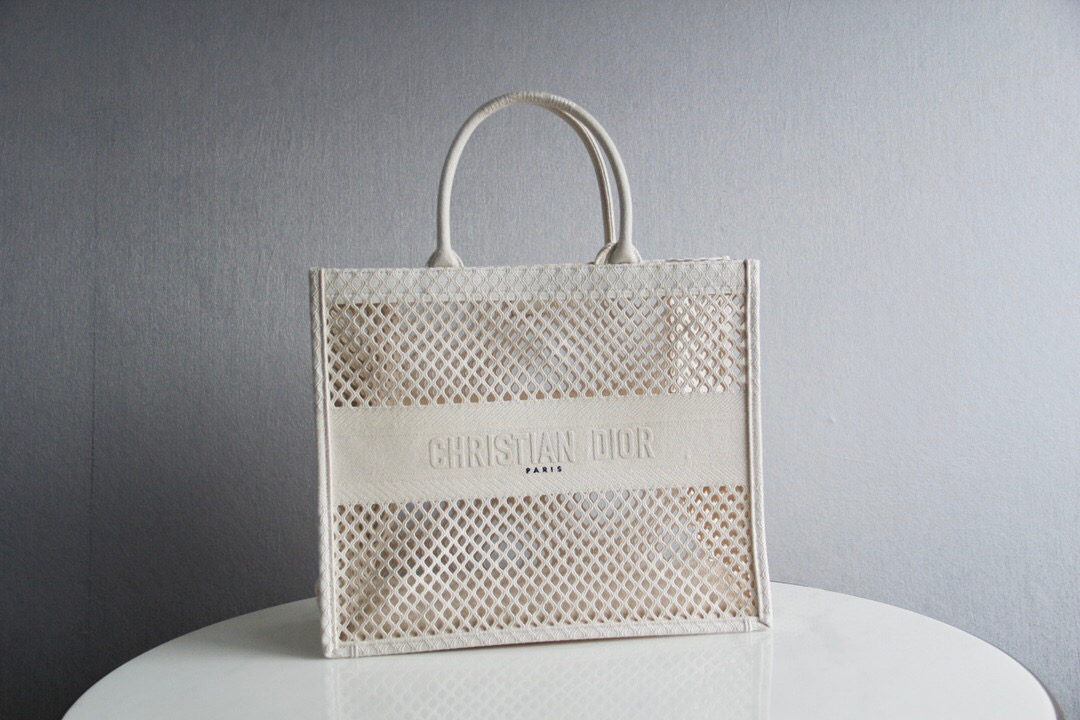 D*or book tote