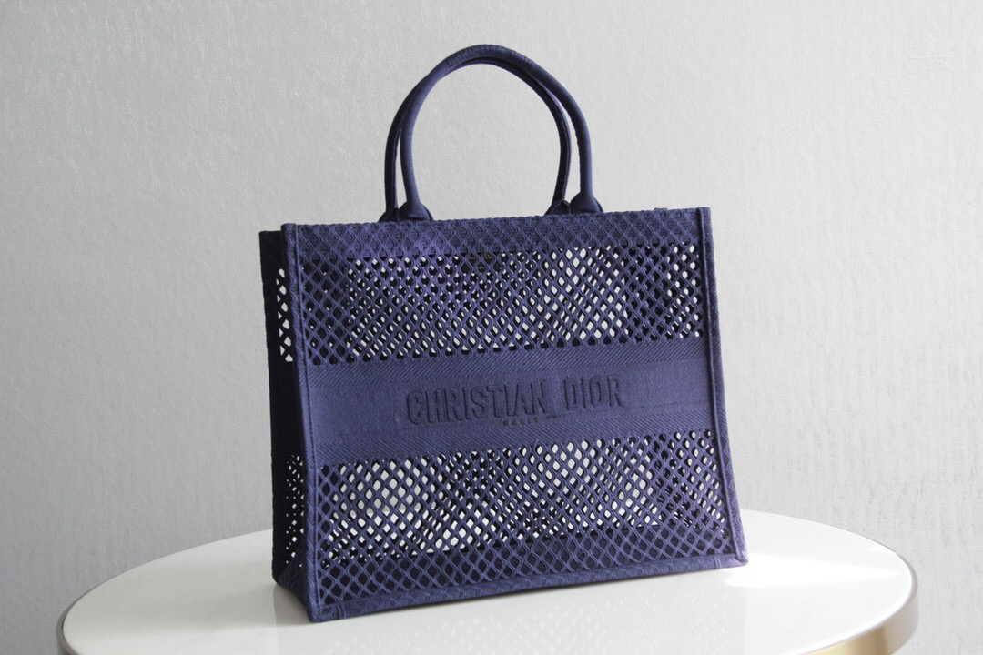 D*or book tote