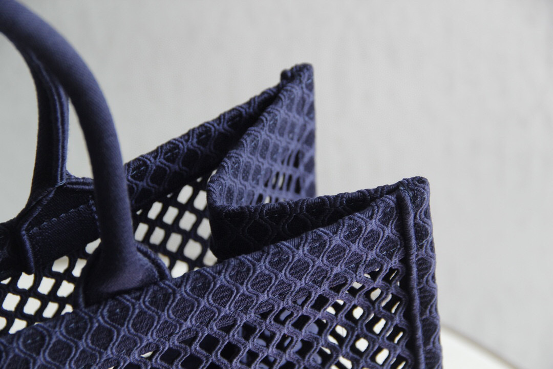 D*or book tote
