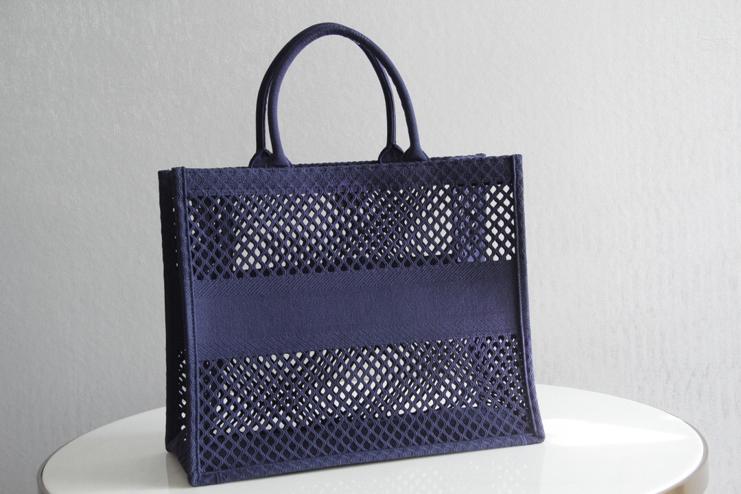 D*or book tote