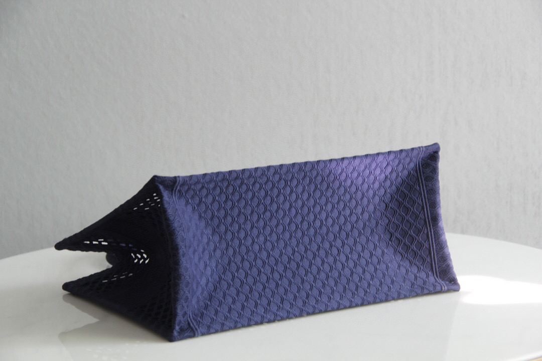 D*or book tote