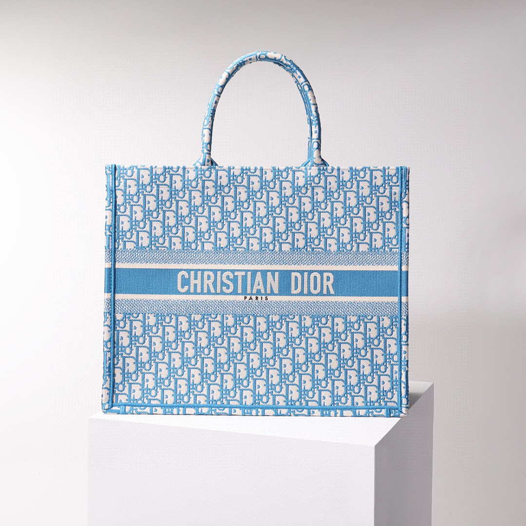D*or book tote