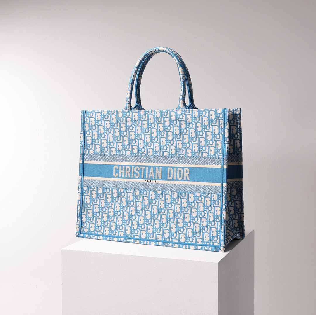 D*or book tote