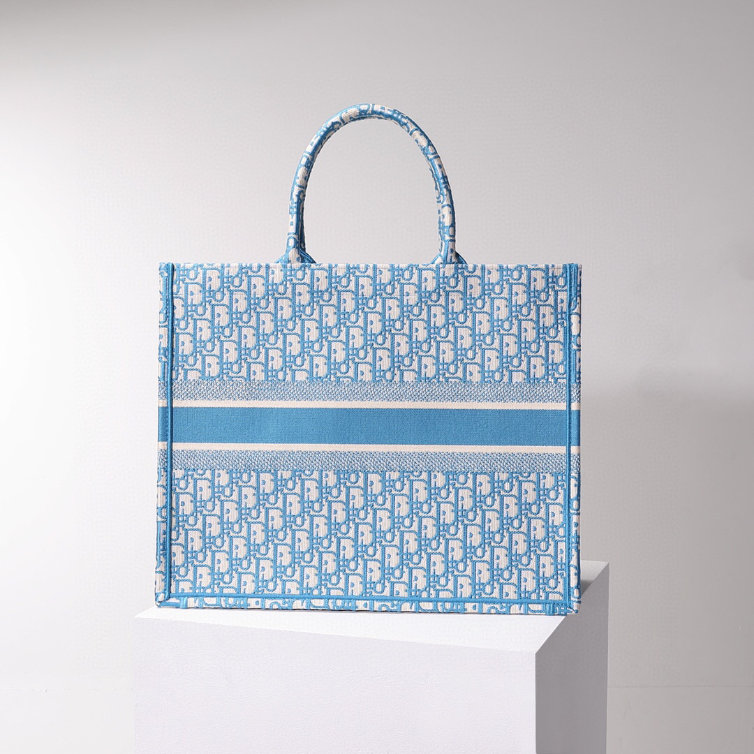 D*or book tote