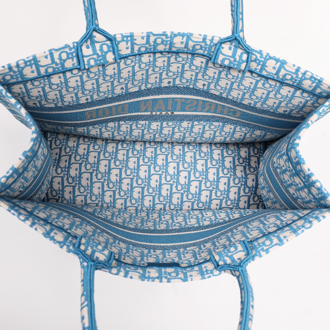D*or book tote