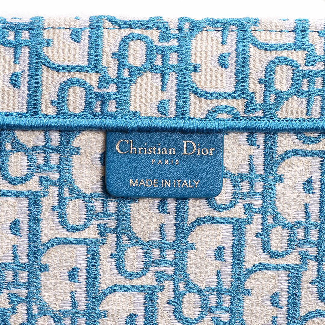 D*or book tote
