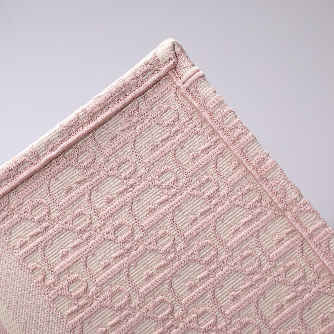 D*or book tote
