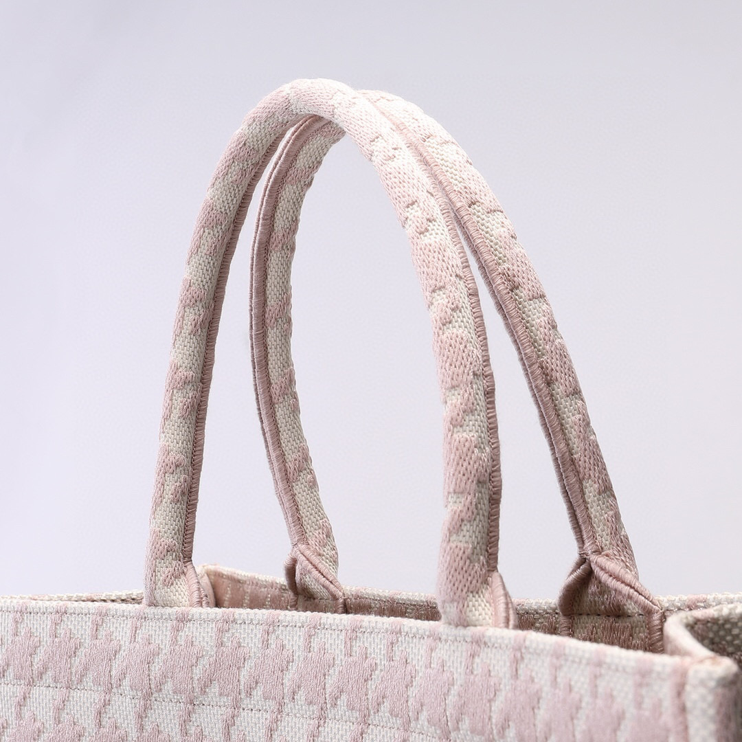 D*or book tote