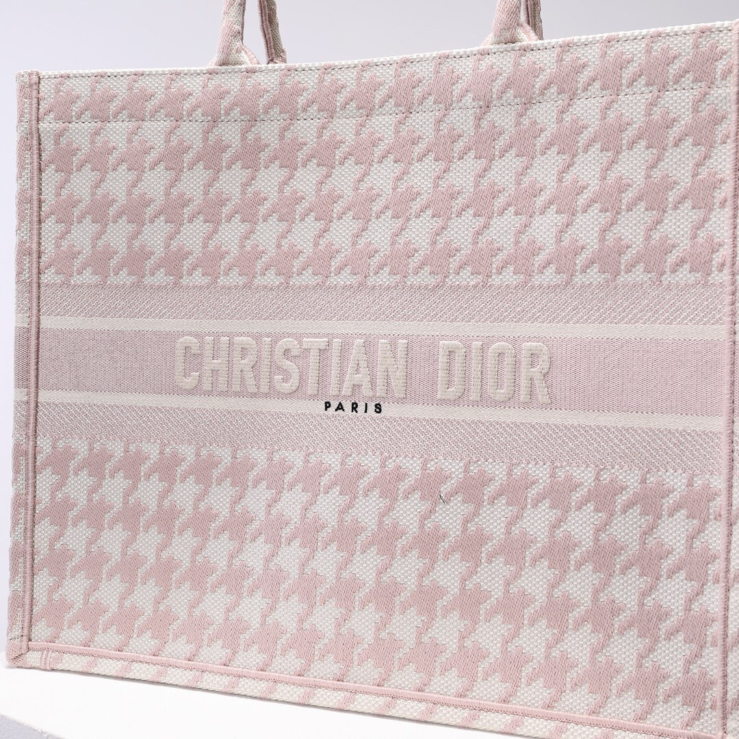 D*or book tote