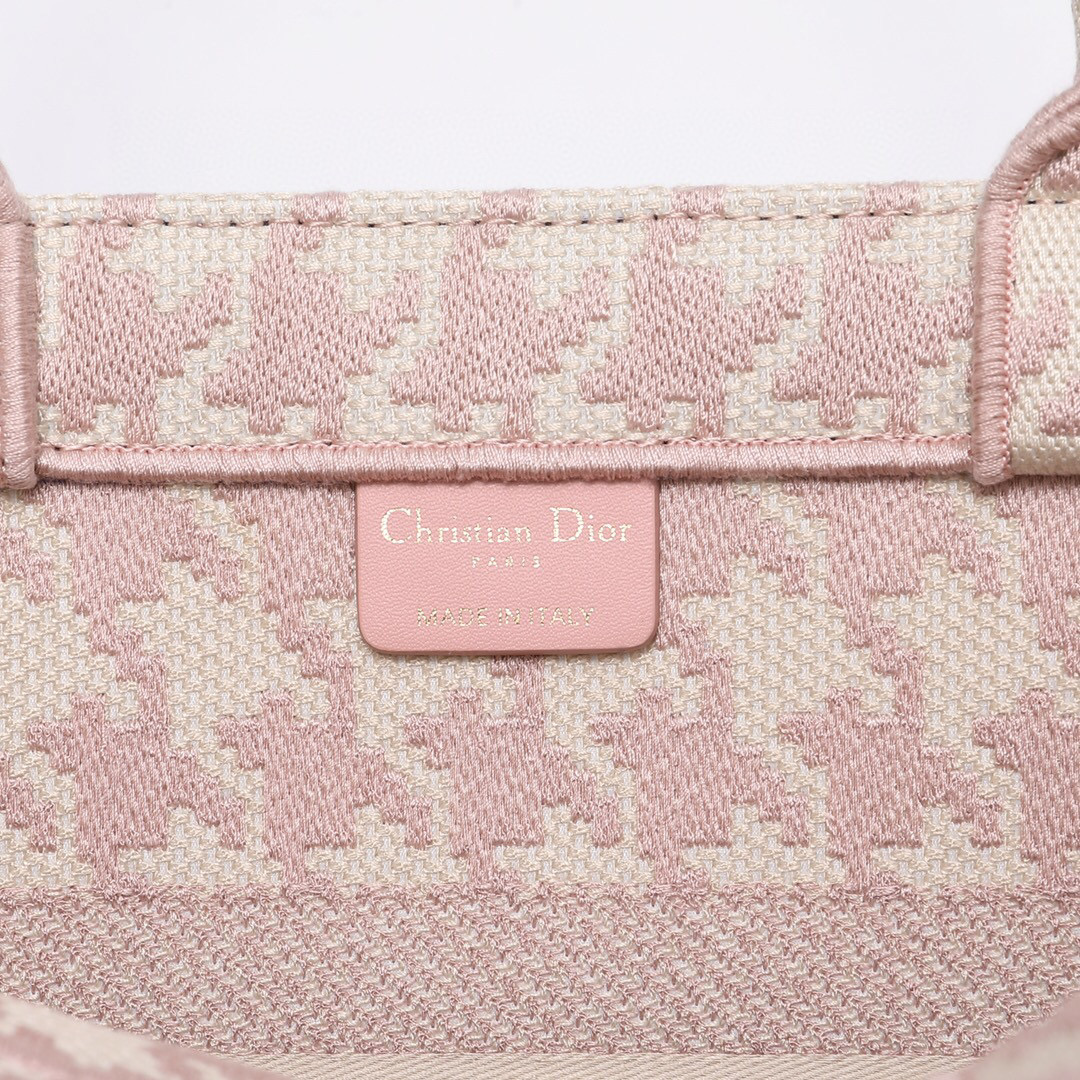 D*or book tote