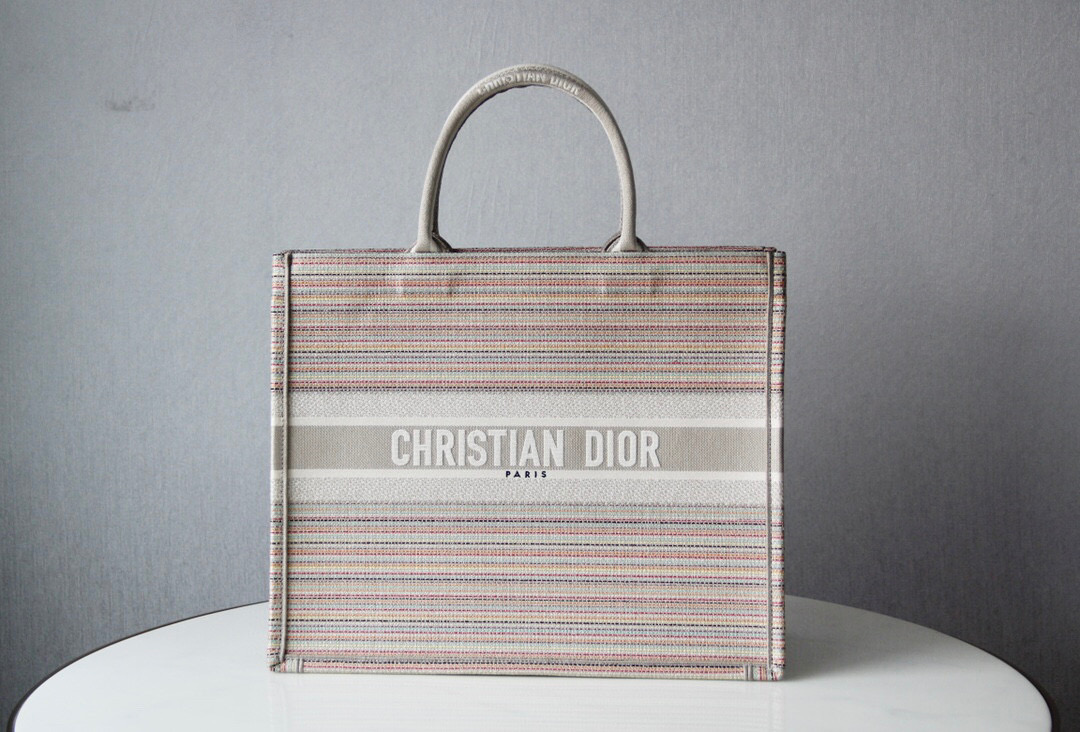D*or book tote
