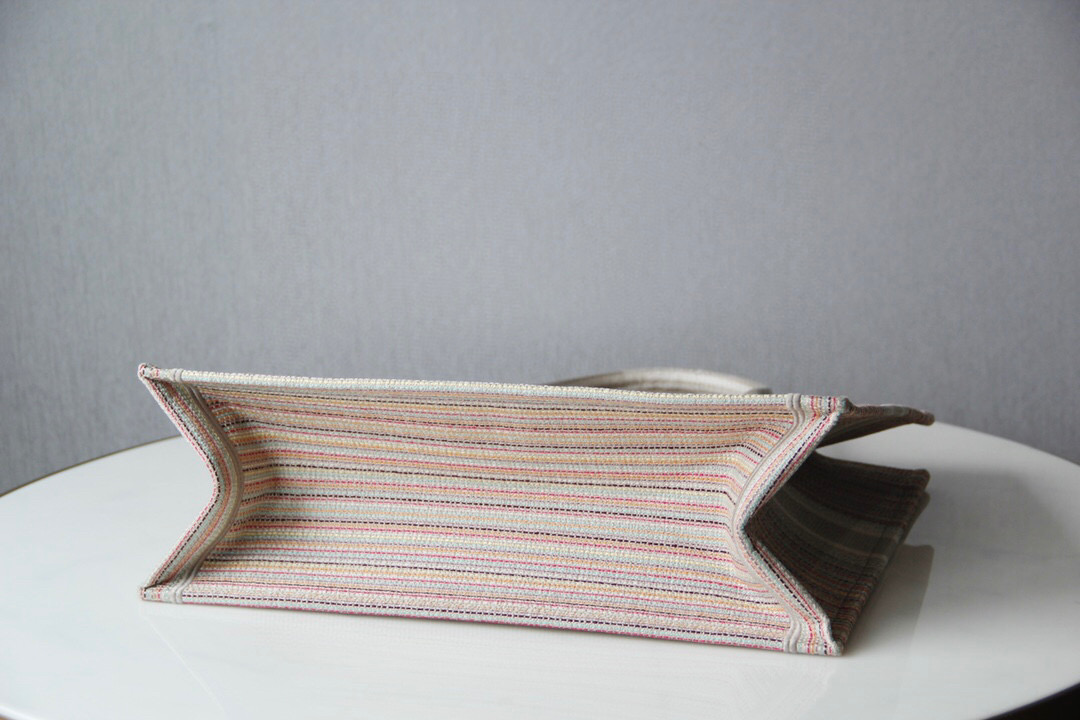 D*or book tote