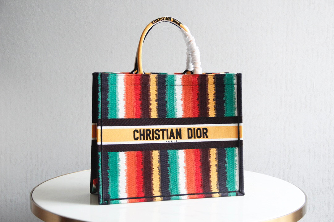 D*or book tote