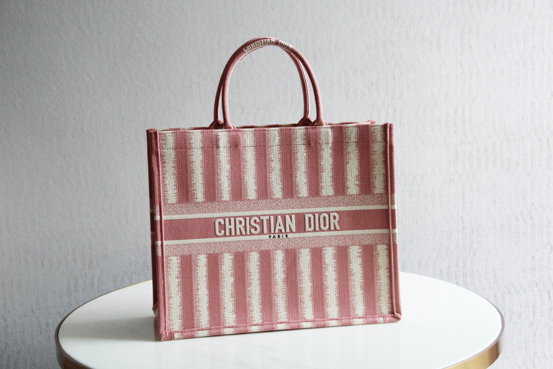 D*or book tote