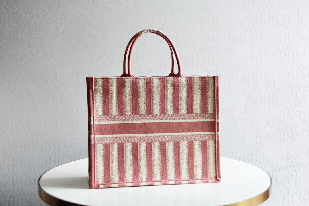 D*or book tote