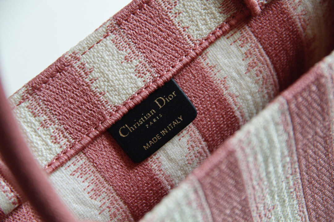 D*or book tote