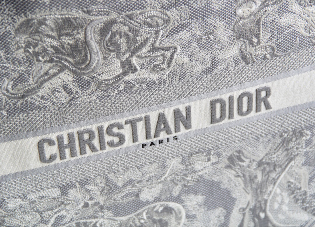 D*or book tote