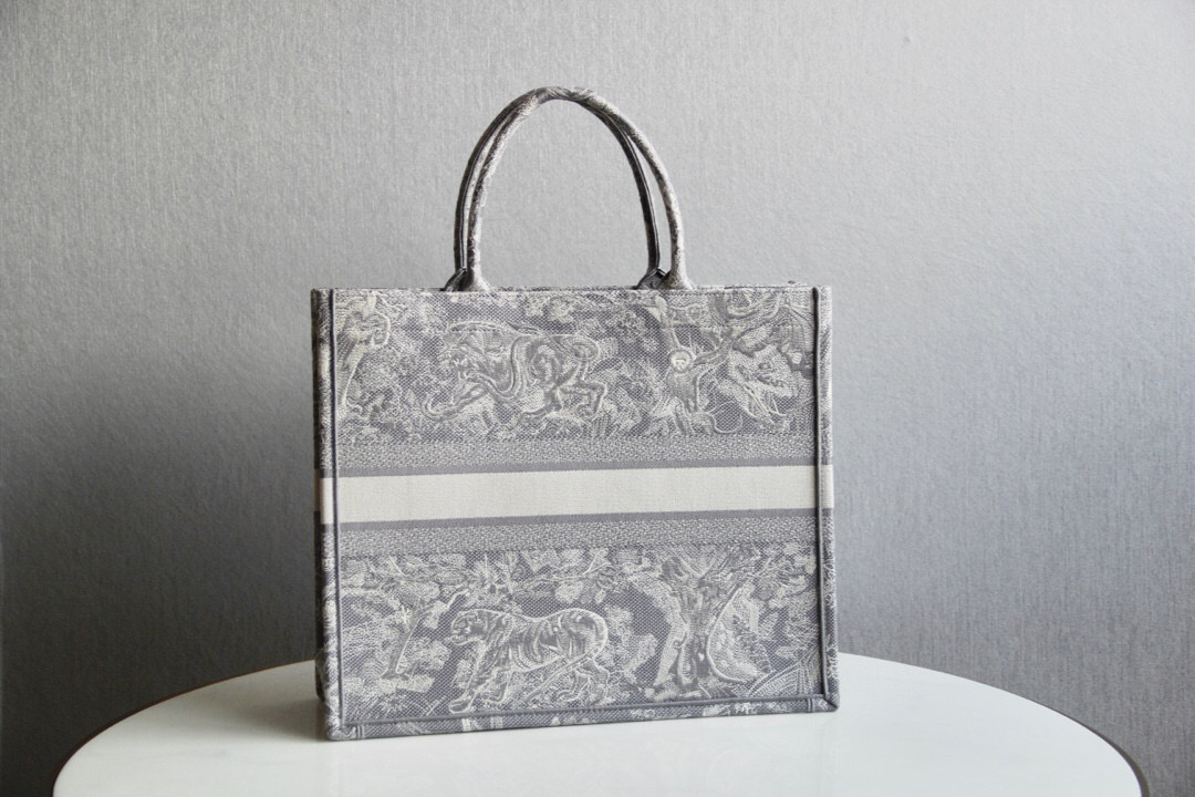 D*or book tote