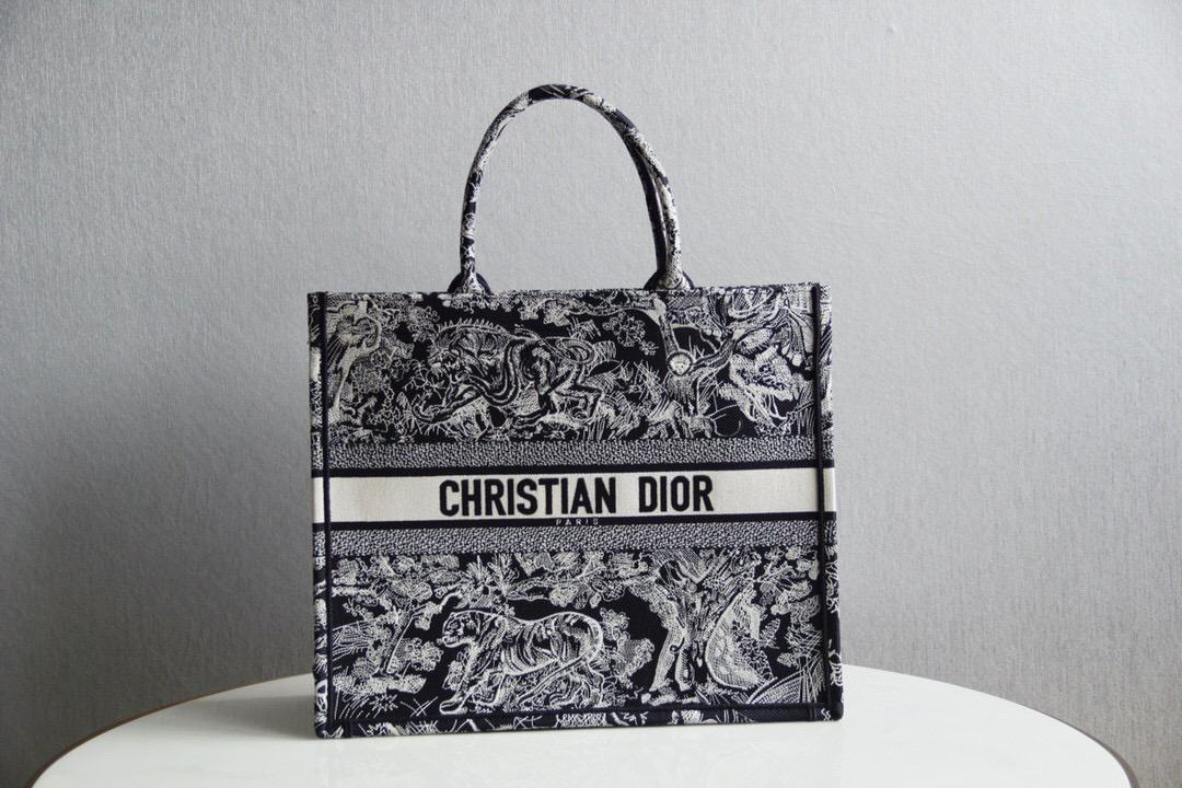D*or book tote