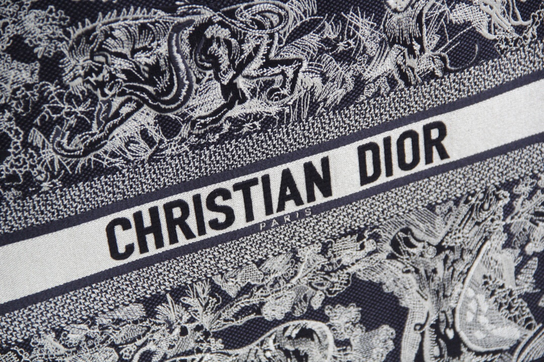 D*or book tote