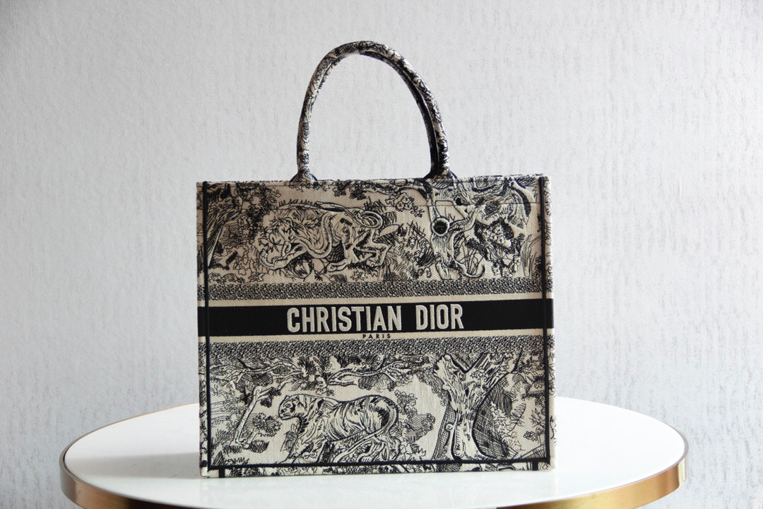 D*or book tote