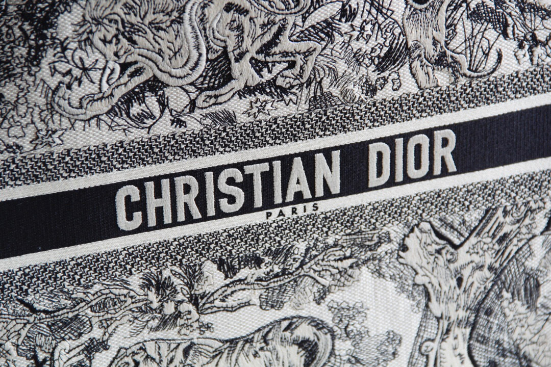 D*or book tote