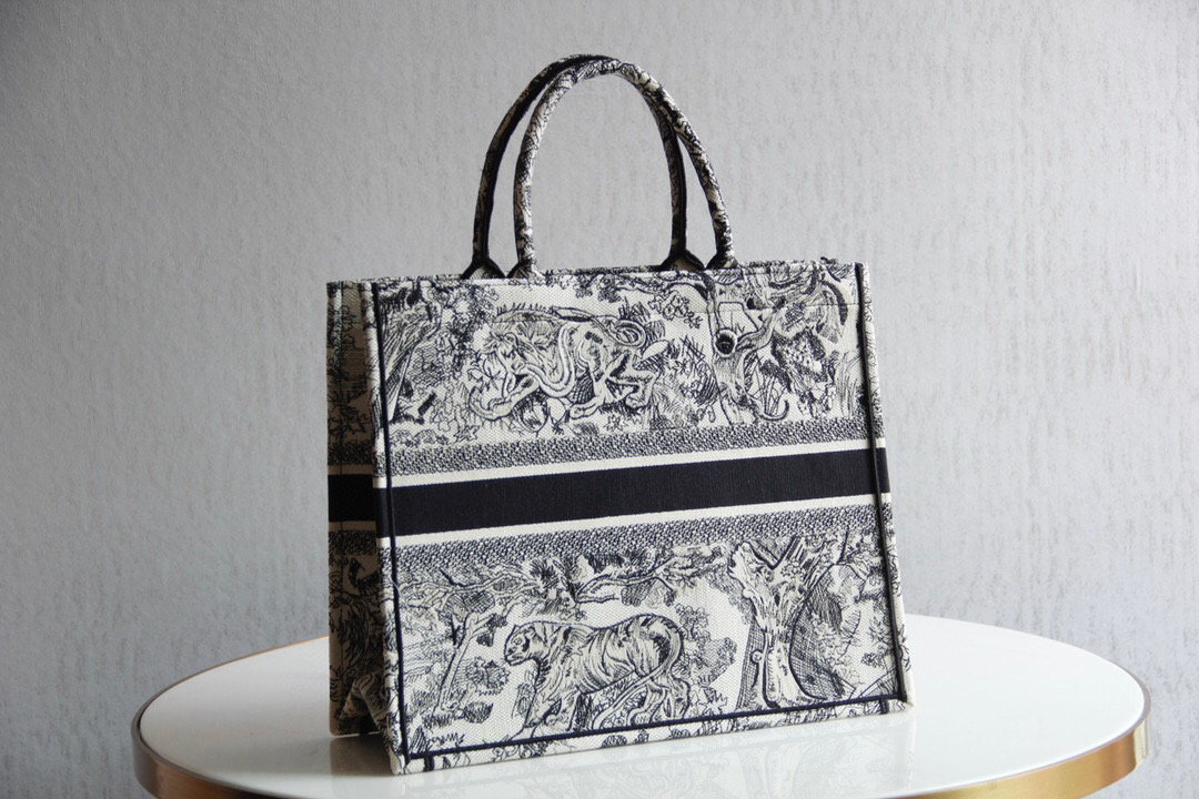 D*or book tote