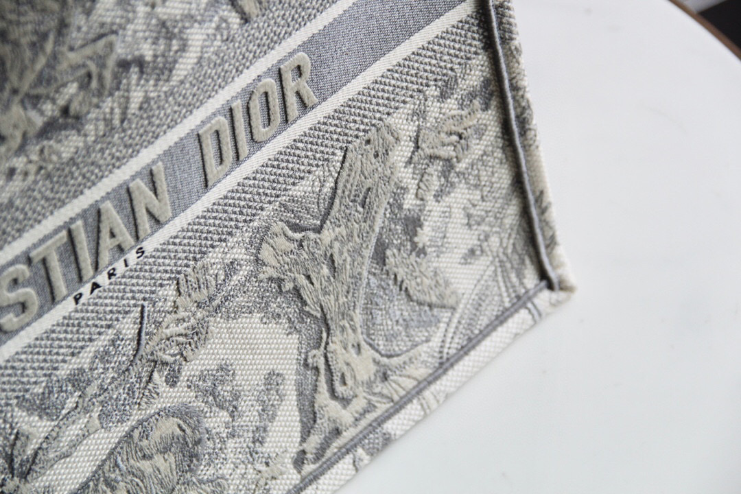 D*or book tote