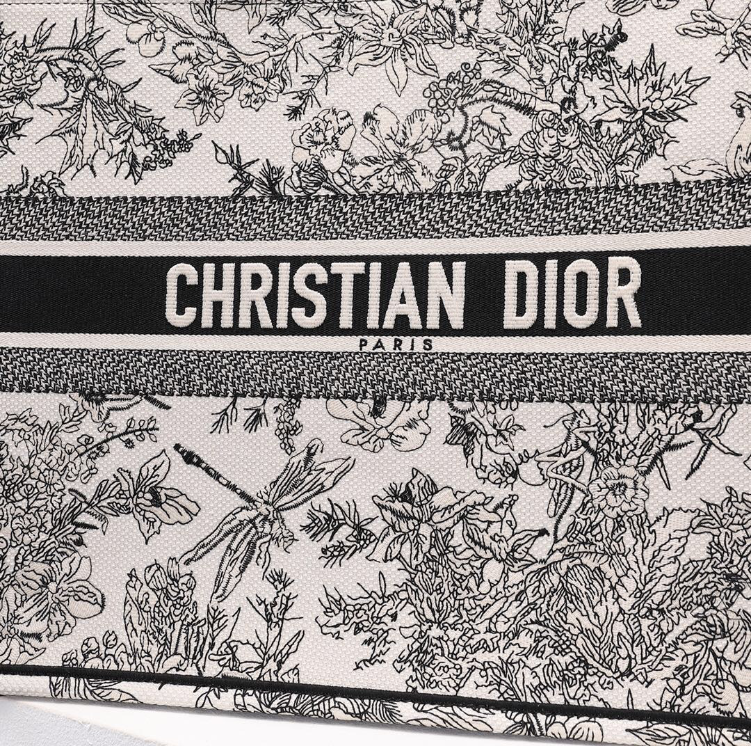 D*or book tote
