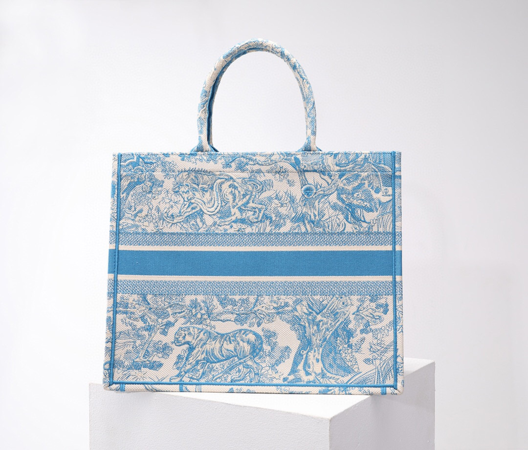 D*or book tote