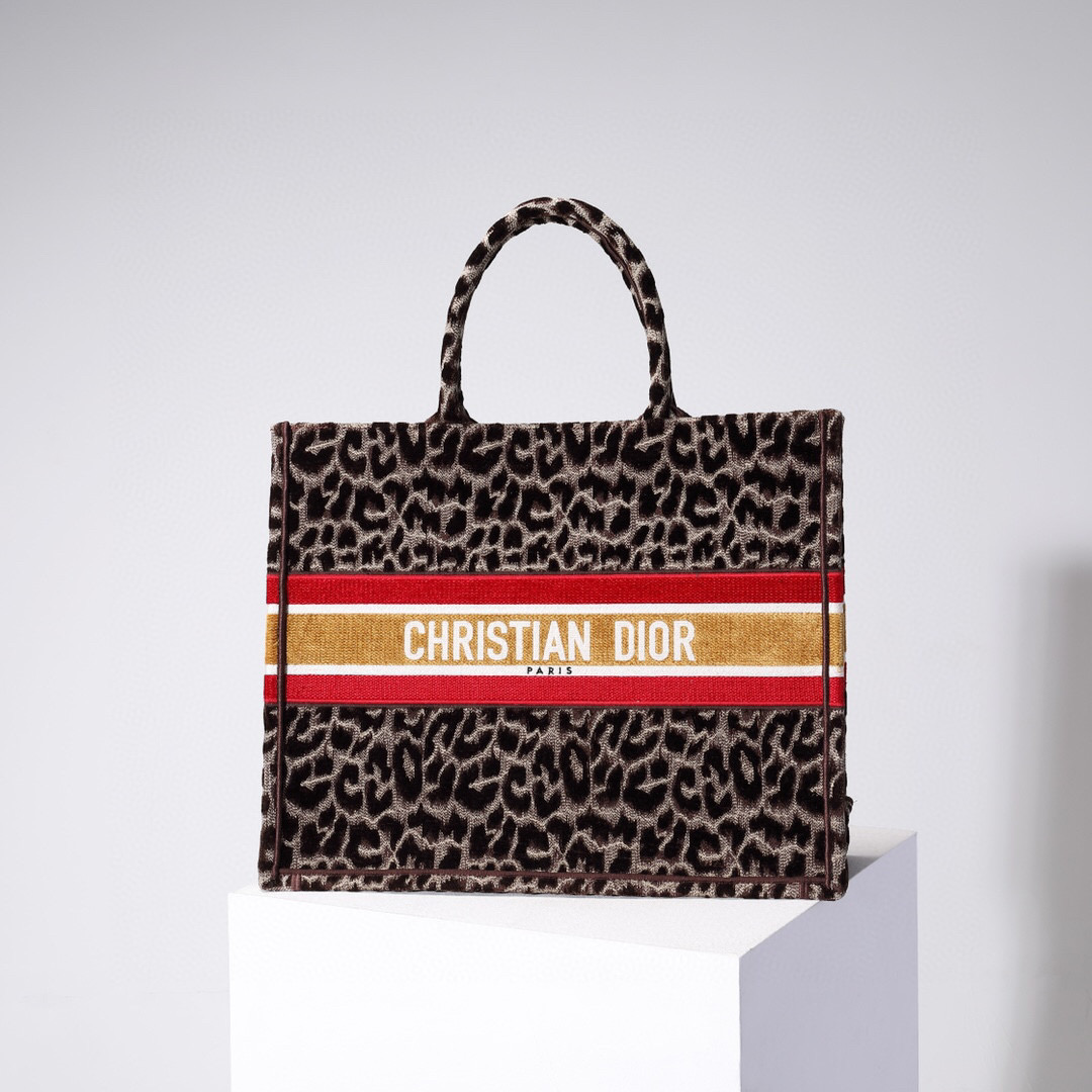 D*or book tote