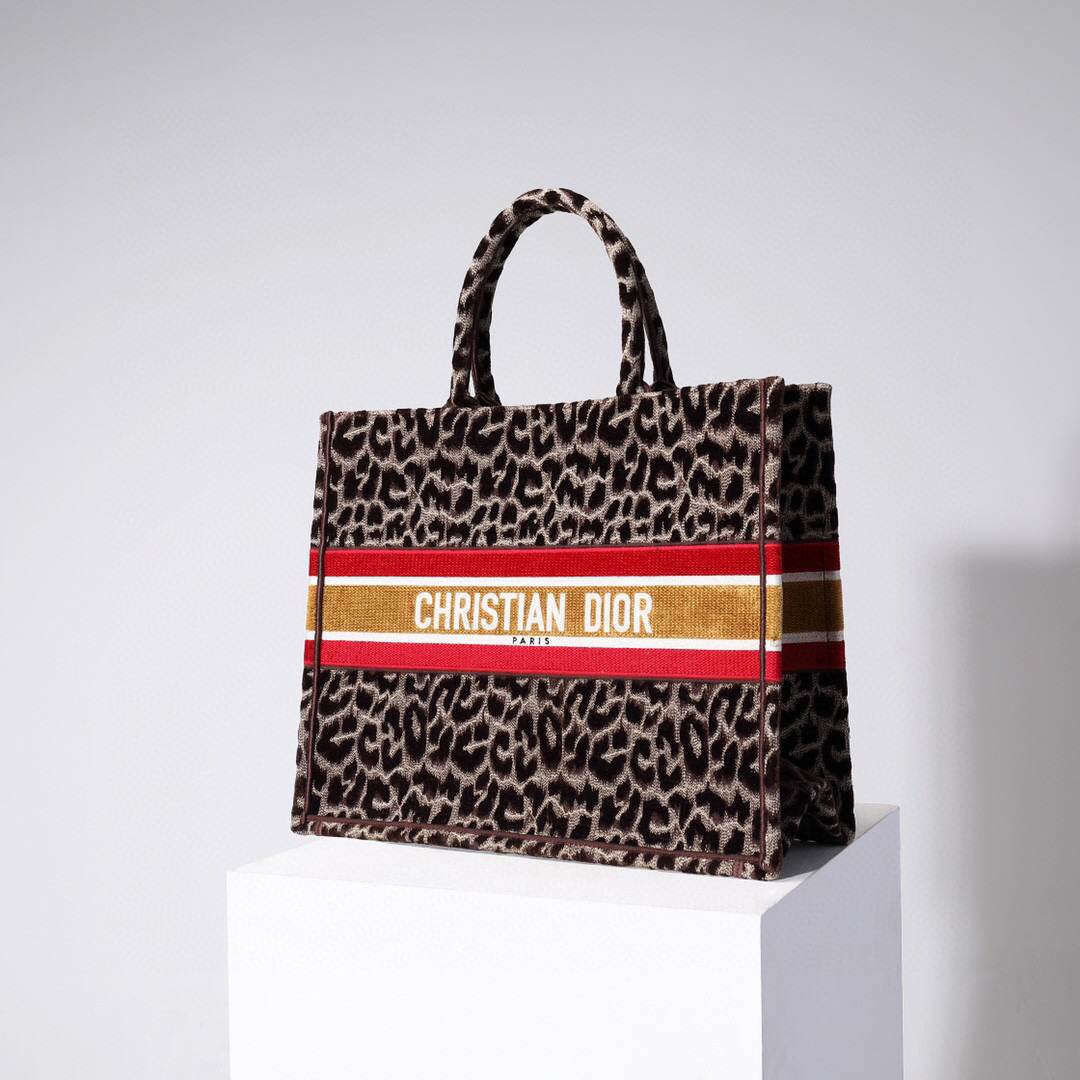 D*or book tote