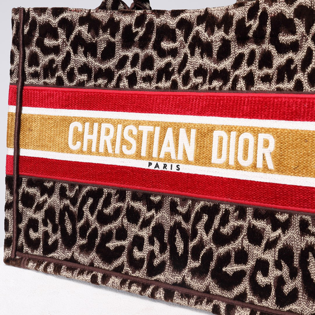 D*or book tote