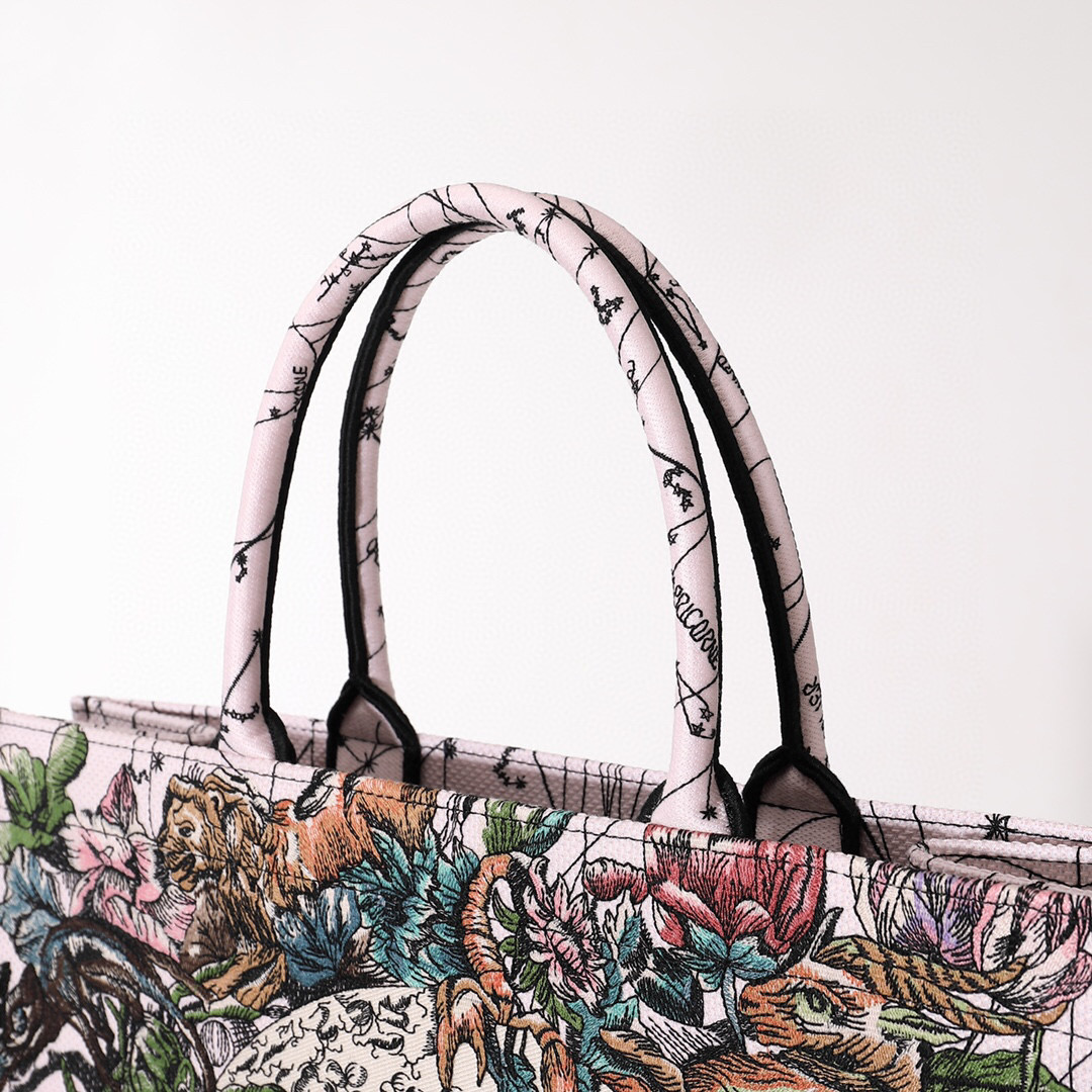 D*or book tote