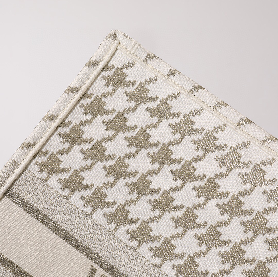 D*or book tote
