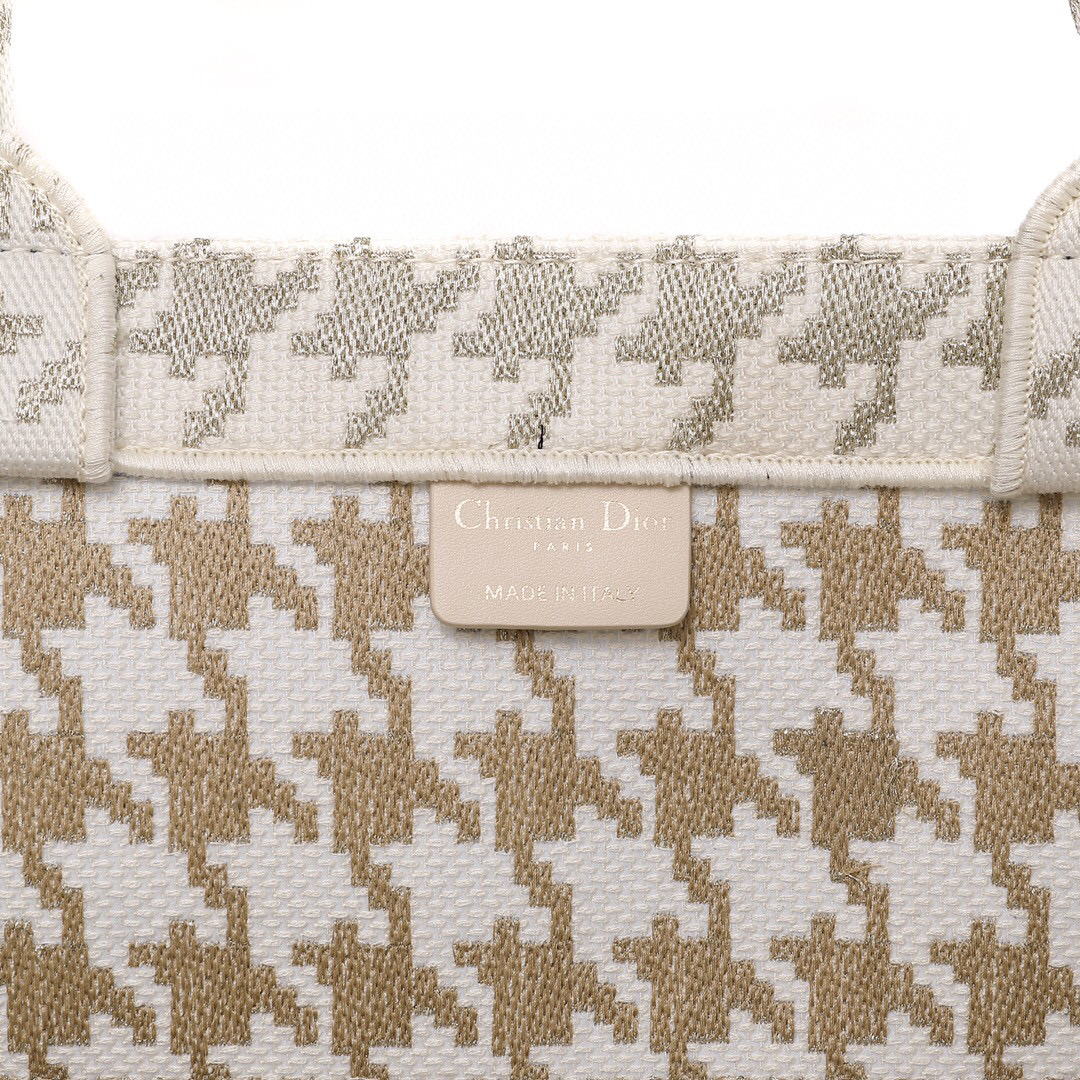 D*or book tote