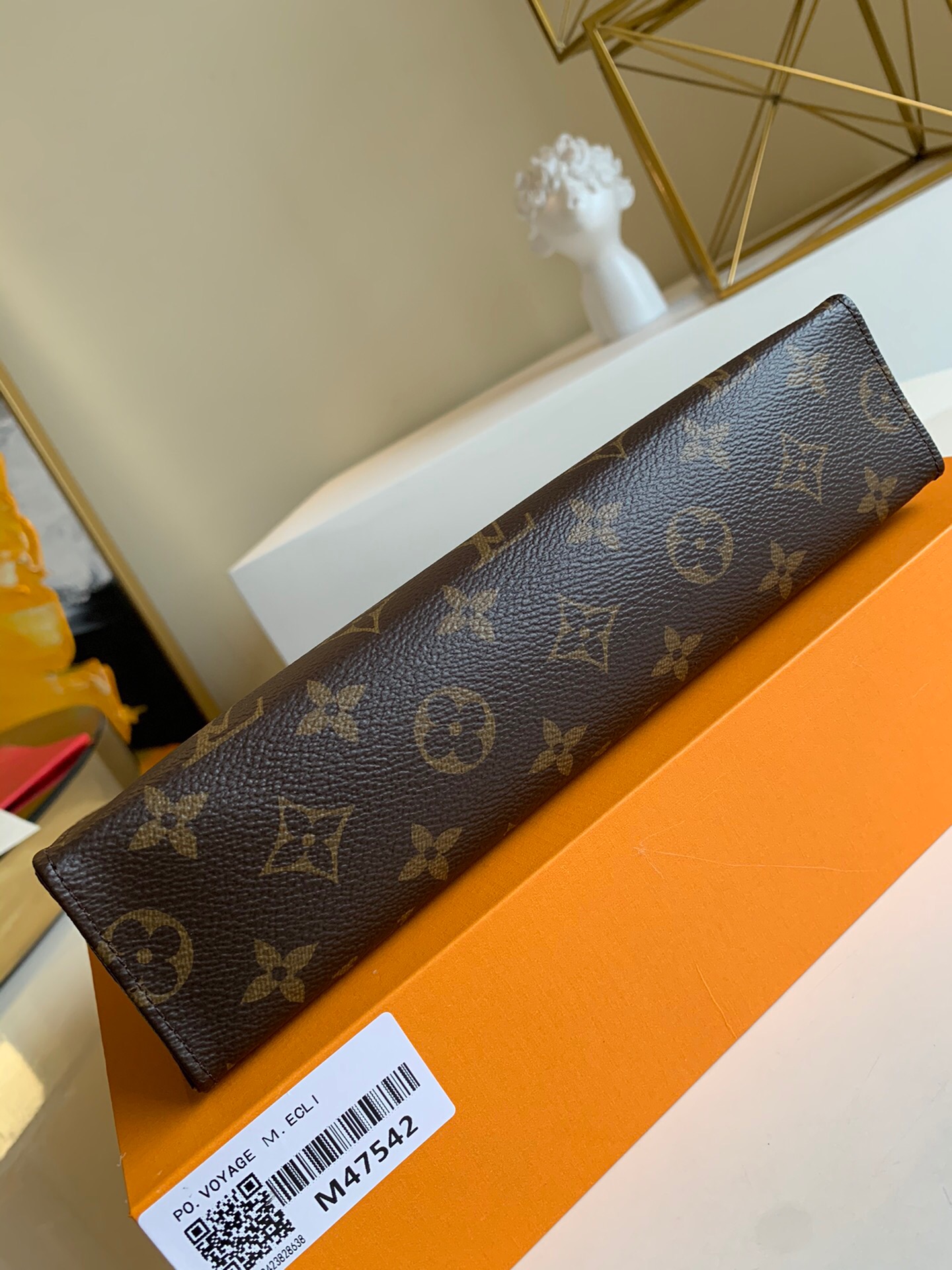 l**is V*t*n toilery pouch