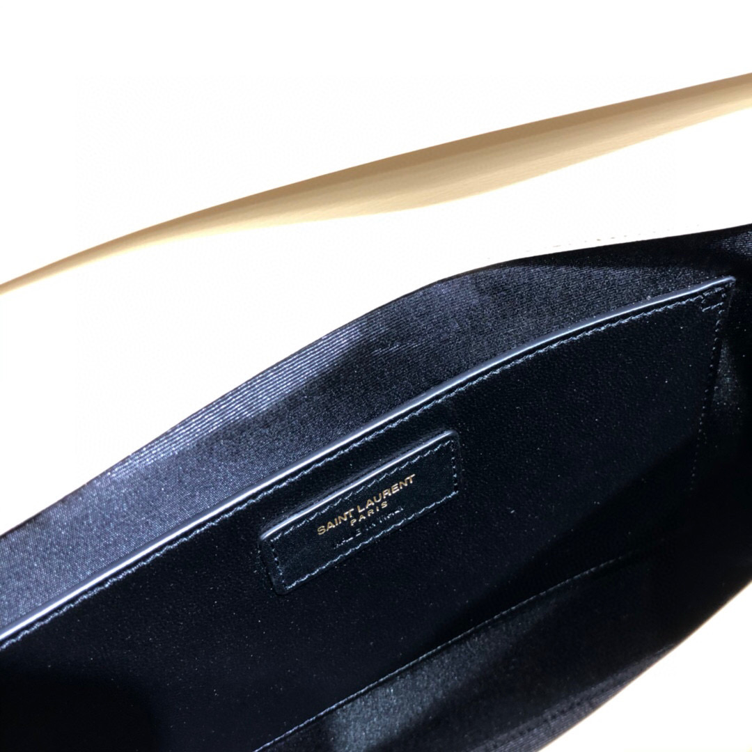 YSL Manhattan