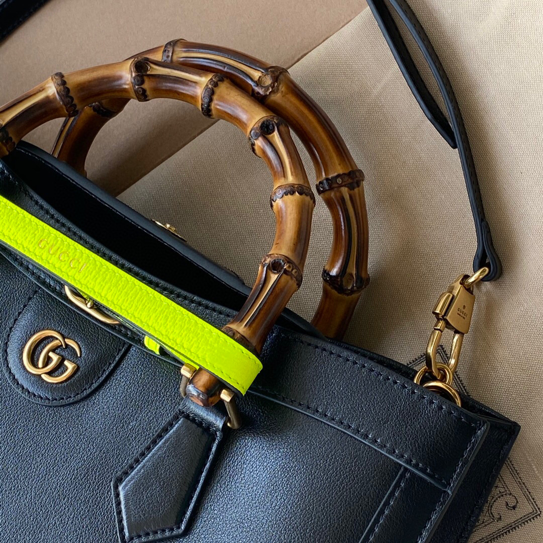 G*u*i diana tote