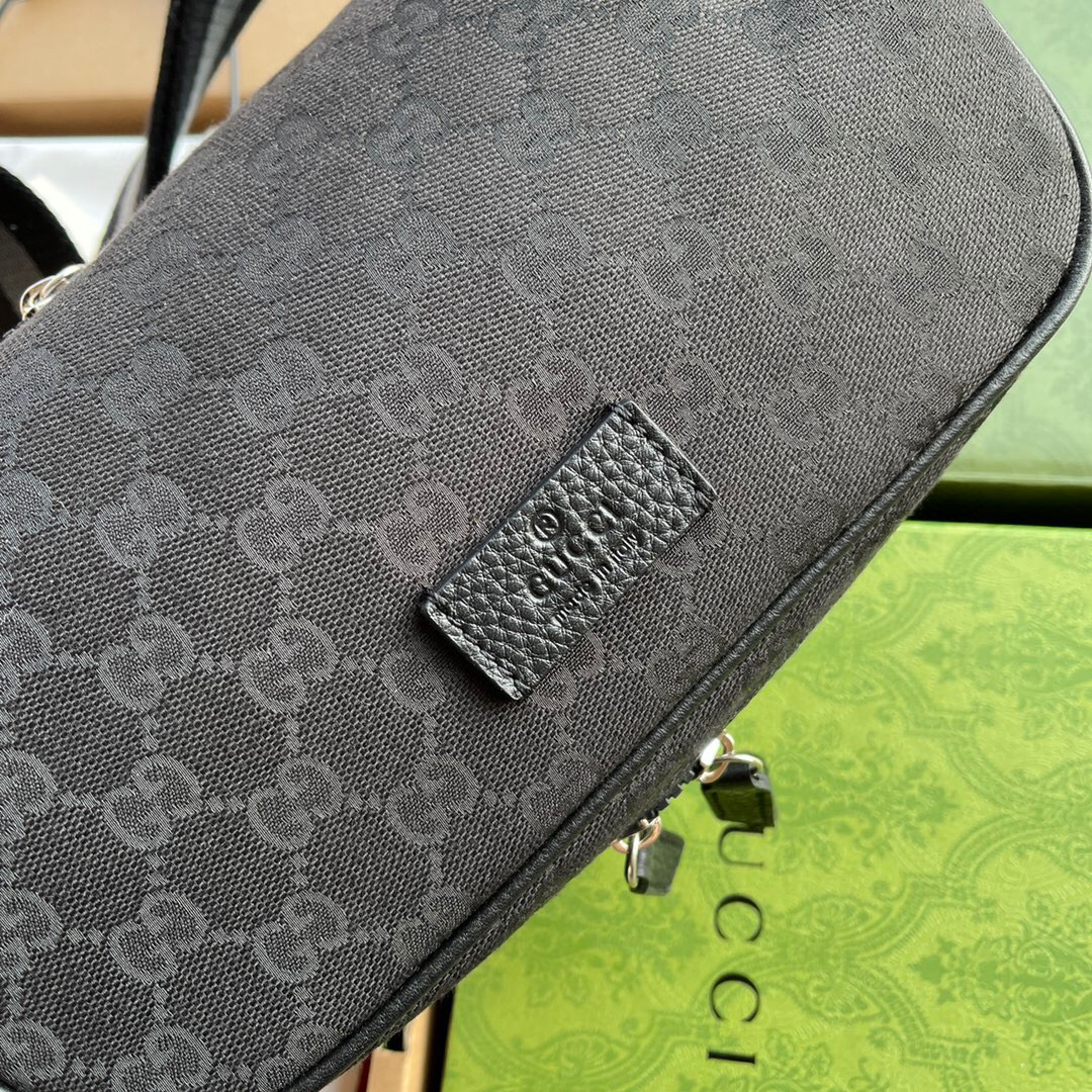 G*u*i shoulder bag