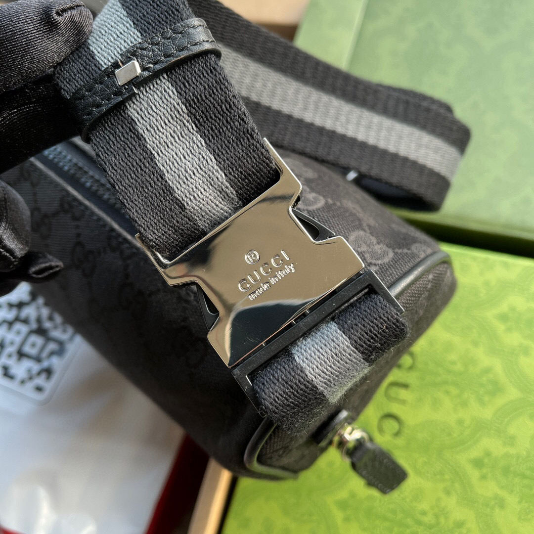 G*u*i shoulder bag