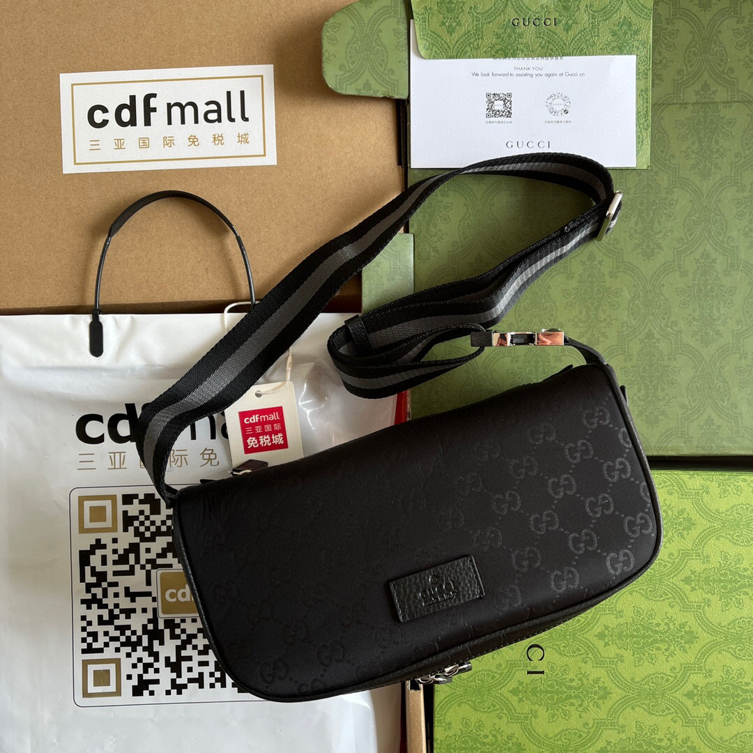G*u*i shoulder bag