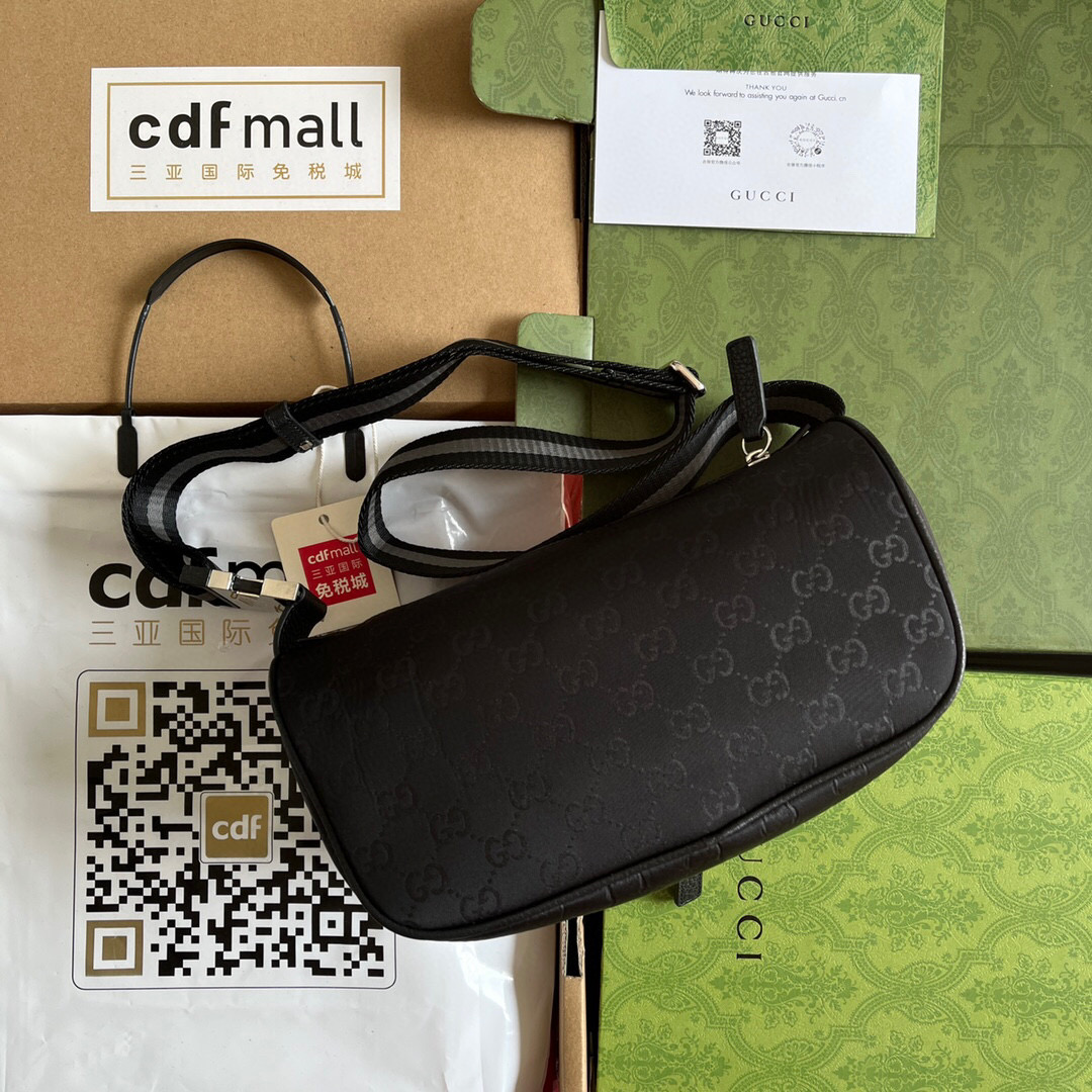 G*u*i shoulder bag