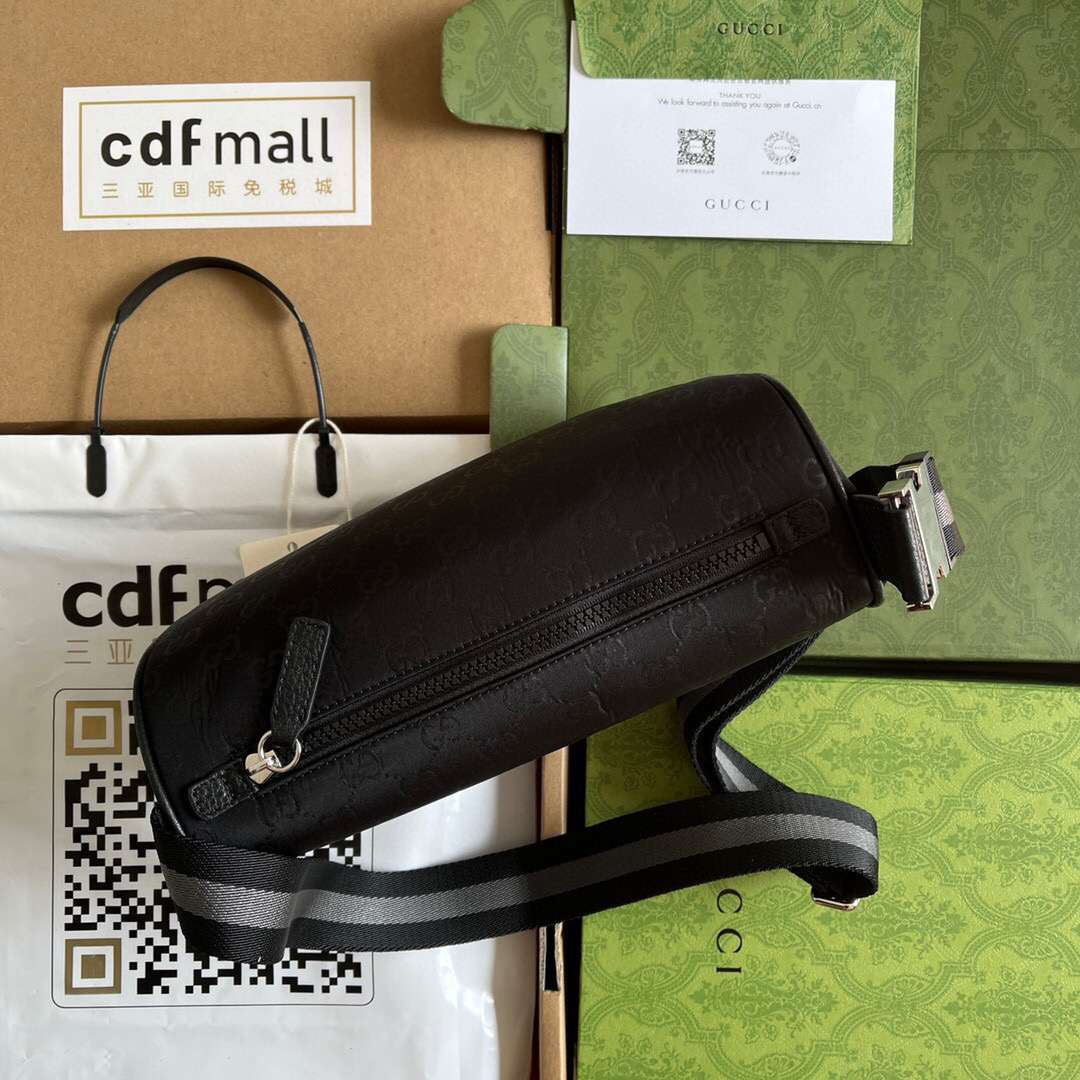 G*u*i shoulder bag
