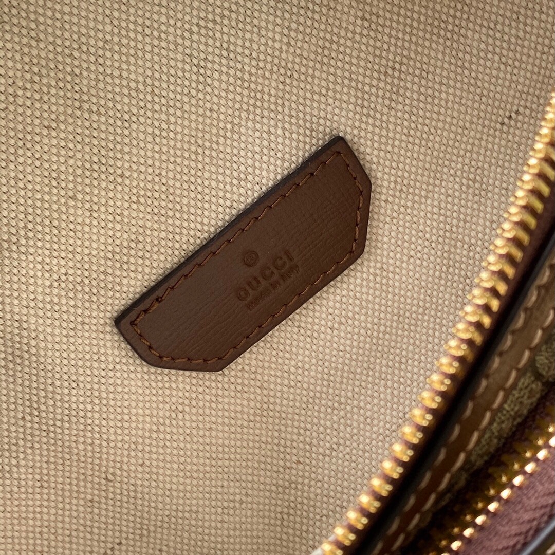 G*u*i belt bag with interlocking g