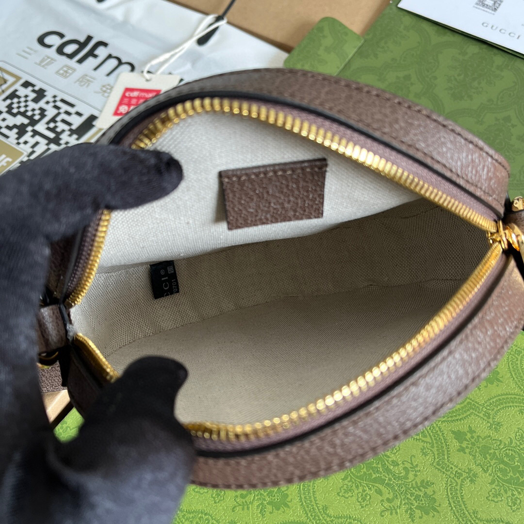 G*u*i round shoulder bags