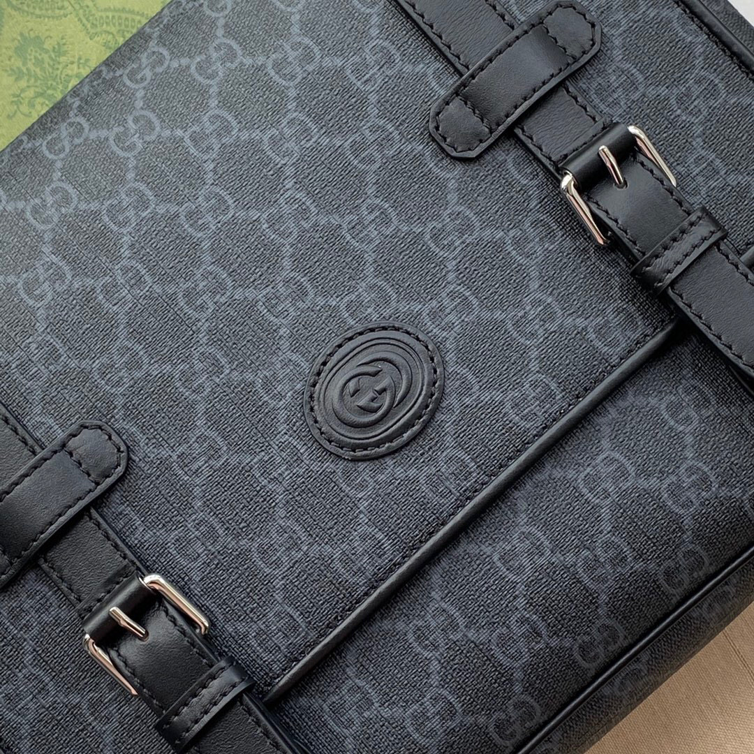G*u*i gg messenger bag