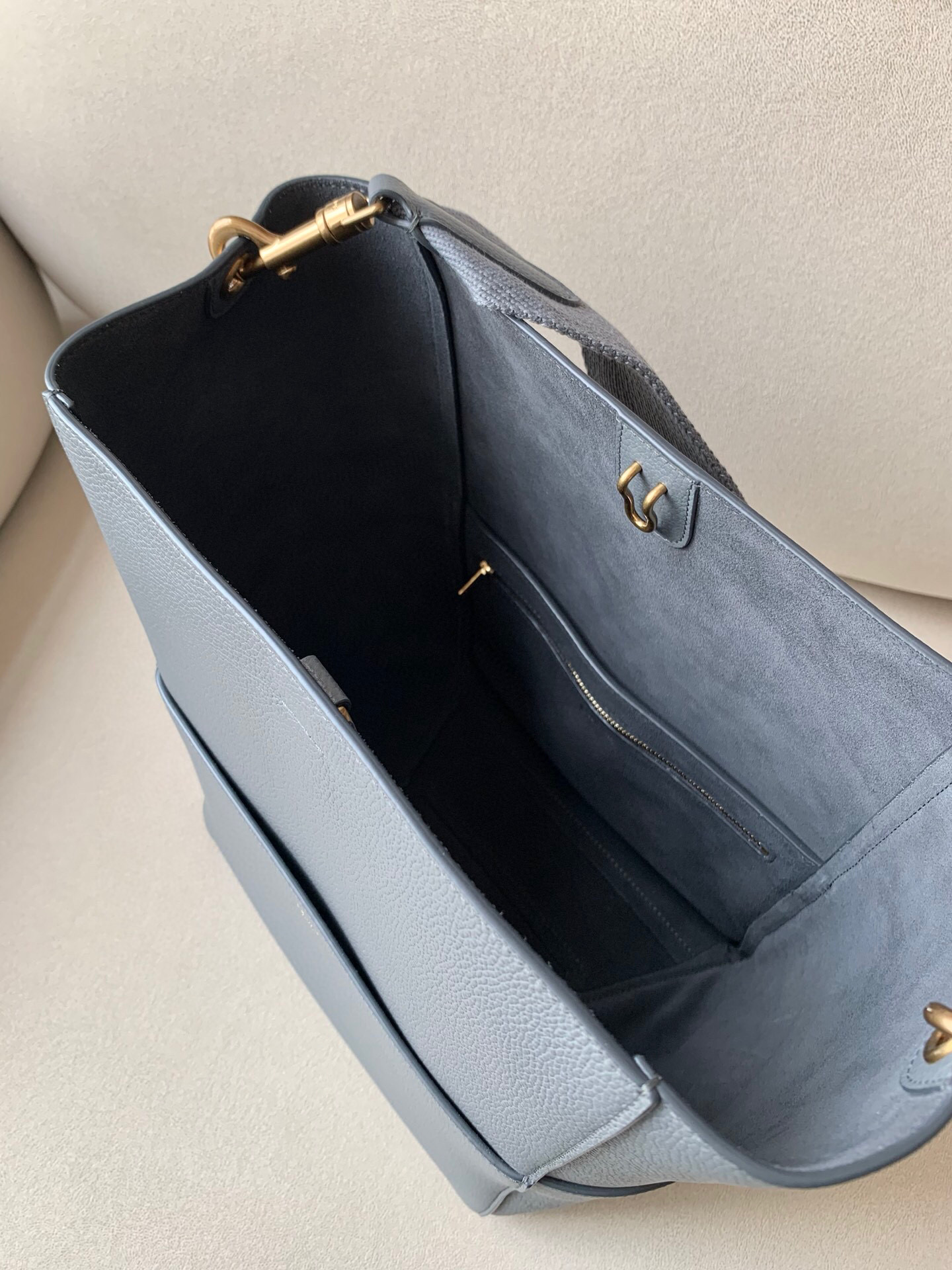 Ce**e sangle bucket