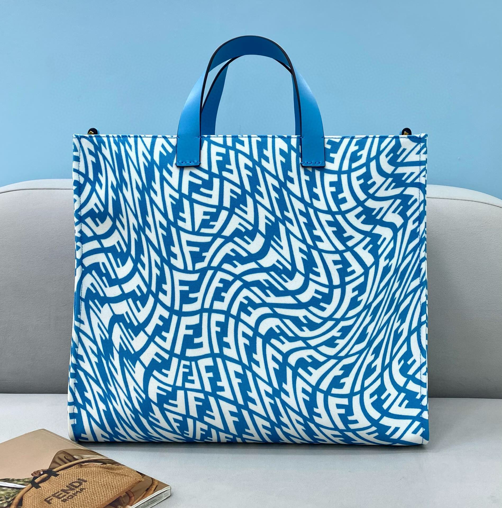 F**di tote
