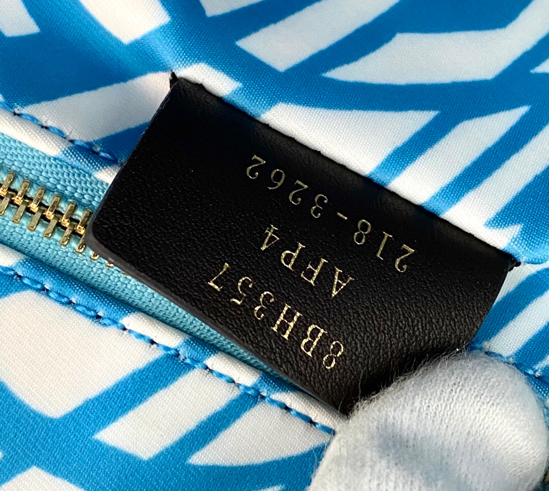 F**di tote
